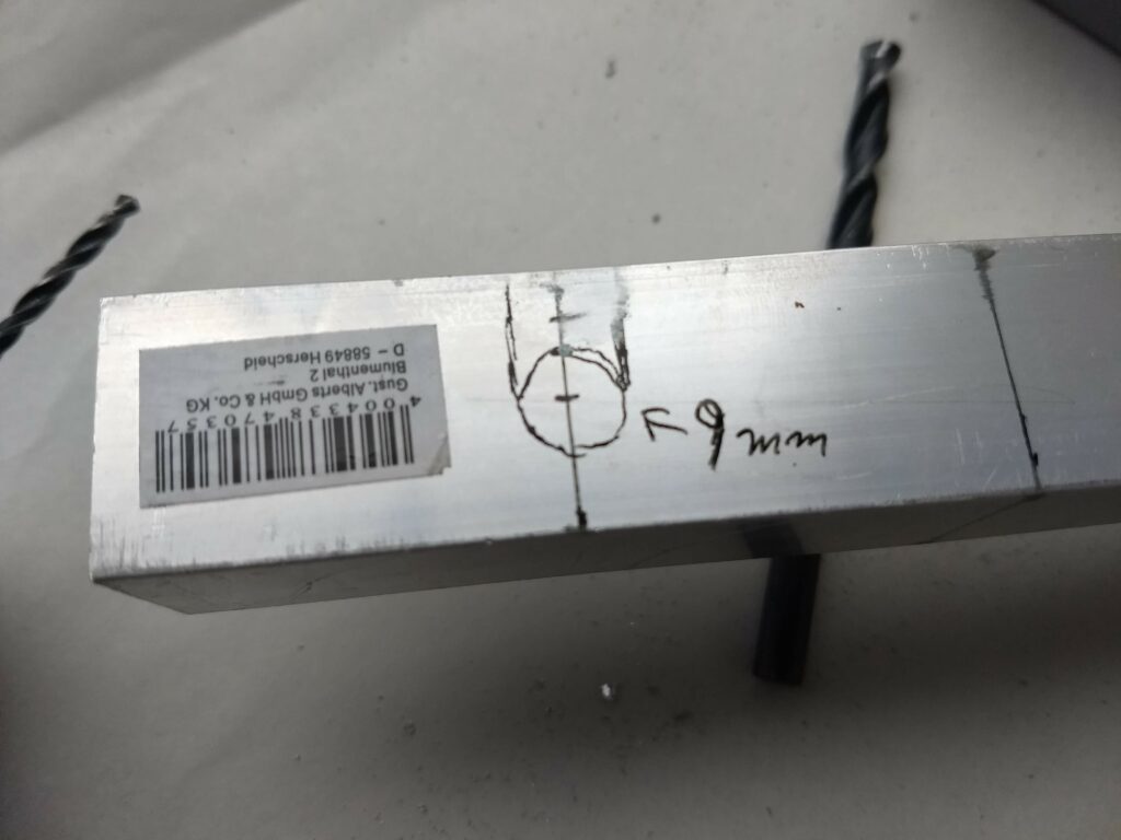 Bottom o the mounting bracket