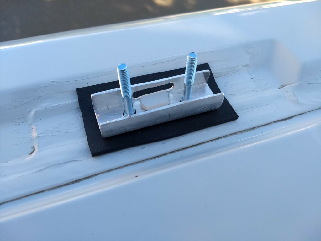 Bottom bracket mounted on top of a rubber sheet